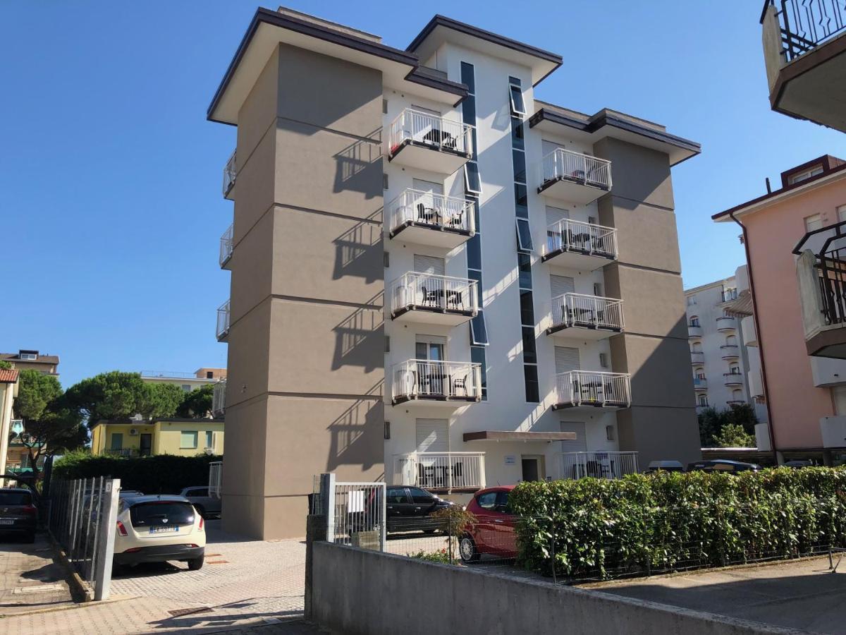 Residence Alba D'Oro Solo Famiglie Lido di Jesolo Ngoại thất bức ảnh