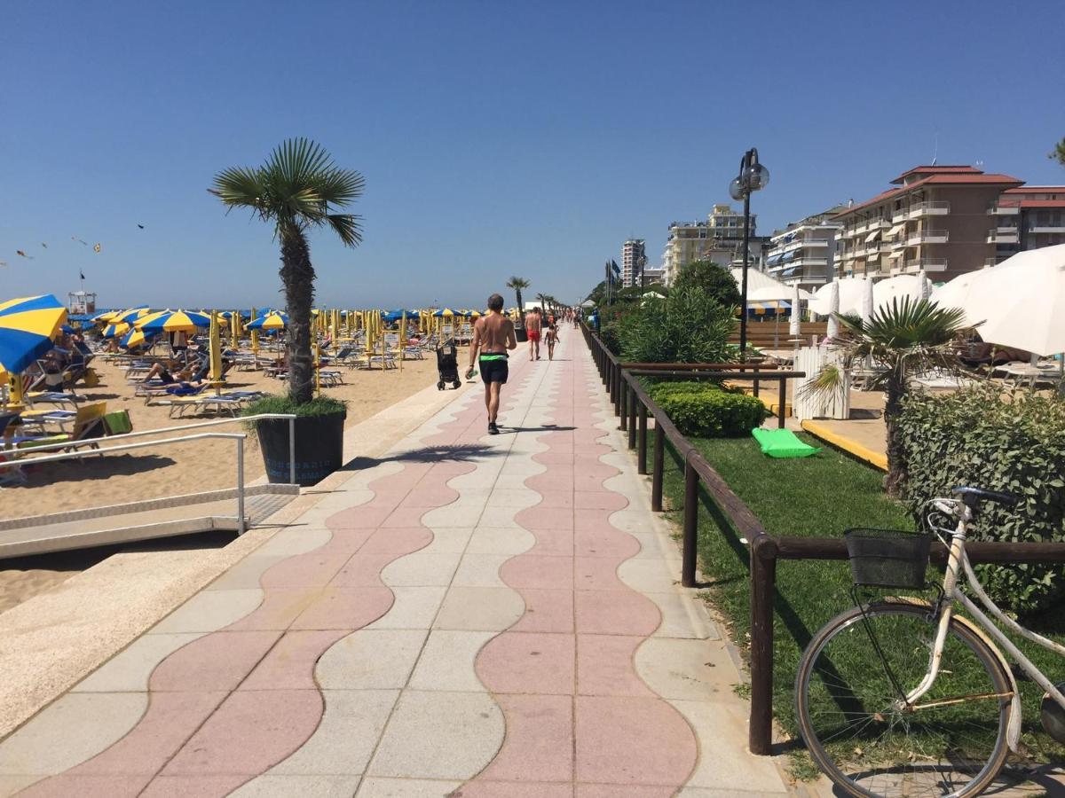 Residence Alba D'Oro Solo Famiglie Lido di Jesolo Ngoại thất bức ảnh